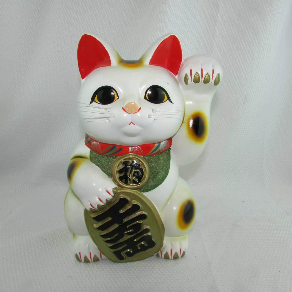Japanese cat best sale with paw up