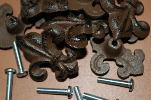 Fleur De Lis Cabinet Knobs, Cast Iron, Bulk Priced, F-8 - Picture 10 of 12