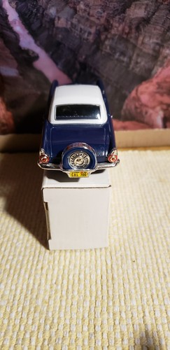 Ford Thunderbird Hardtop 1956. Diecast MotorMax im Maßstab 1:43 in Nocturne Blue. - Bild 4 von 6