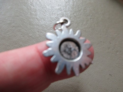 VINTAGE SILVER TONE SUNBURST SMILING SUN RAY SUNSHINE FOB CHARM PENDANT BRACELET - 第 2/5 張圖片