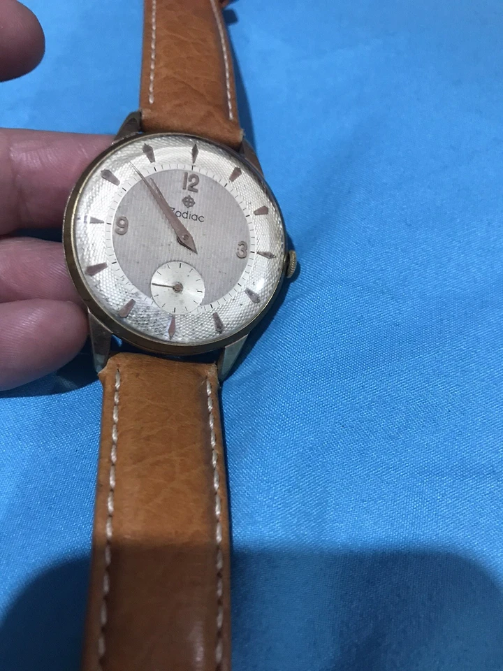 Raro Reloj Vintage ZODIAC Jumbo Manual Texturizado Cal521 Hecho en Suiza Funcionando Foto 2 de 4