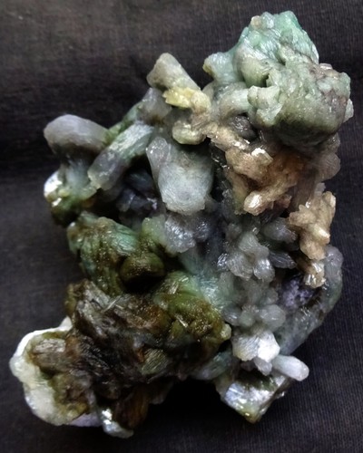 AWESOME GREE STILBITE BOWS FORMATION MINERALS SPECIMENS - Picture 4 of 5