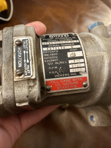 Vickers Douglas Aircraft Co. Hydraulic Pump PF36 3909 25 ZE2 3750 RPM 3000 PSI - Picture 5 of 9