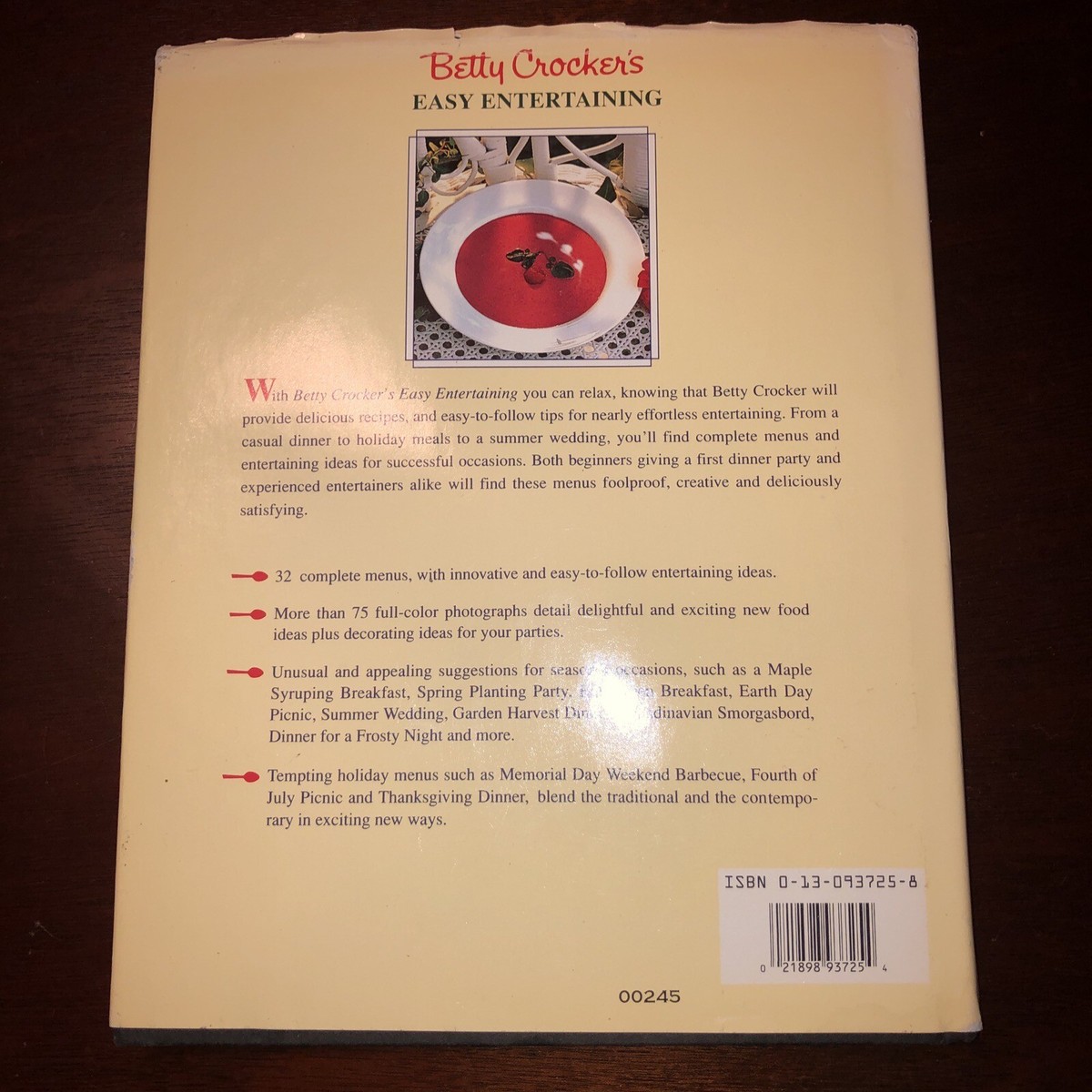 洋書 Betty Crocker Easy Entertaining Betty Crocker's Easy Entertaining: Crocker, Betty