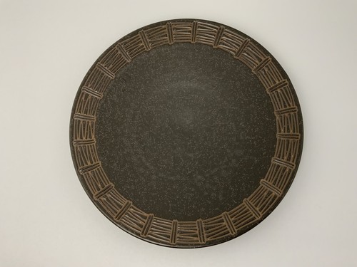 Pfaltzgraff Matika Shale Dinner Plate 10.75" Brown Textured Tribal Tiki Look - Picture 7 of 12