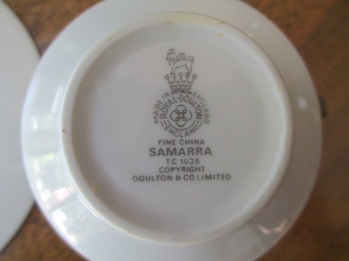 SET TAZZE E PIATTINI VINTAGE ROYAL DOULTON MODELLO "SAMARRA"-TC1039 PIEDINI - Foto 9 di 10