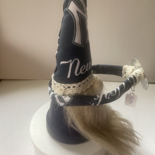 New York Yankees Gnome - Picture 4 of 10