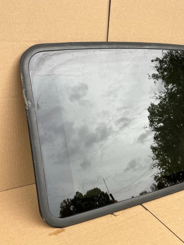 1996-2002 Toyota 4Runner Sunroof Moonroof Glass Window OEM RUST FREE - Image 2 of 4