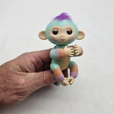 WowWee Fingerlings Monkey Electronic Interactive Toy Small Mint Purple Cute