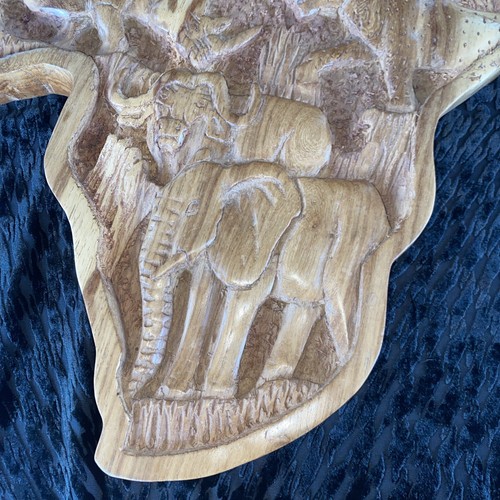 Big 5 Hardwood-Carved on The African Continent~ 15.5” x 15" From Kenya - 第 5/9 張圖片