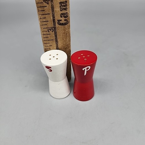 Vintage Mini Wood Hour Glass Shape Salt & Pepper Shakers Red White Japan 2" - Picture 3 of 4