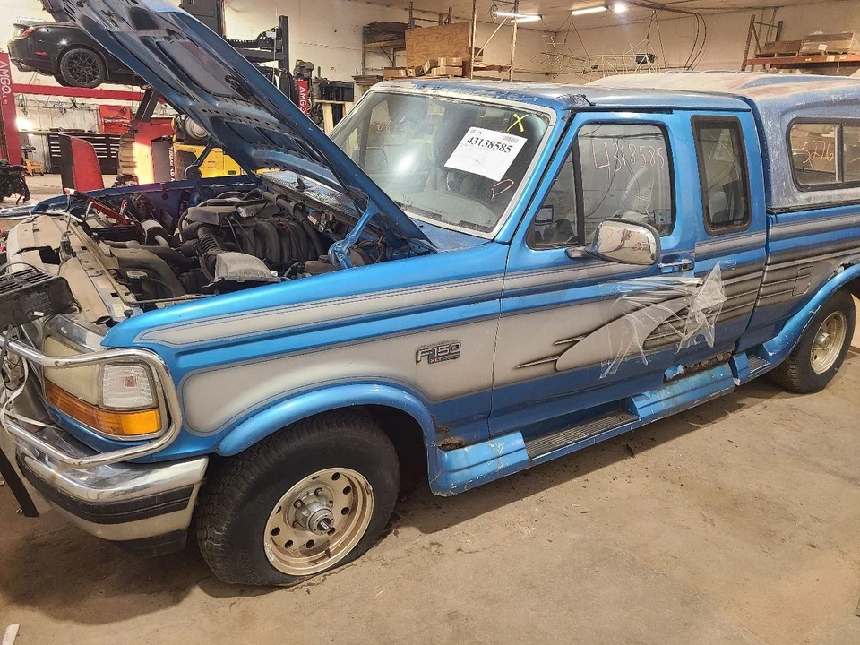 Hood From 8501 GVW Fits 92-97 FORD F250 PICKUP 650636 — 第 4/4 张图片