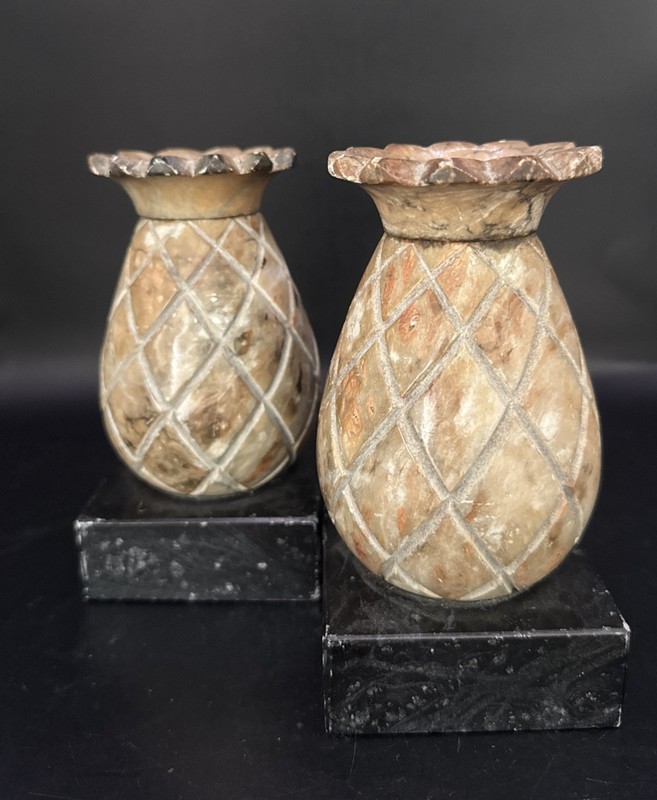 Beautiful Vintage Pair Italian Alabaster Hand Carved Pineapple Bookends 6” Tall