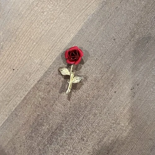 New ListingVintage Gold Tone Red Rose With Leaf Small Brooch Pin Costume Jewelry 1.5”