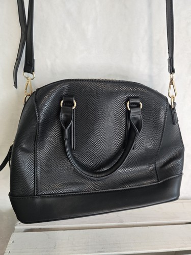 Adrienne Vittadini handbag black shoulder purse or carry Gold tone lock EUC - Picture 4 of 7