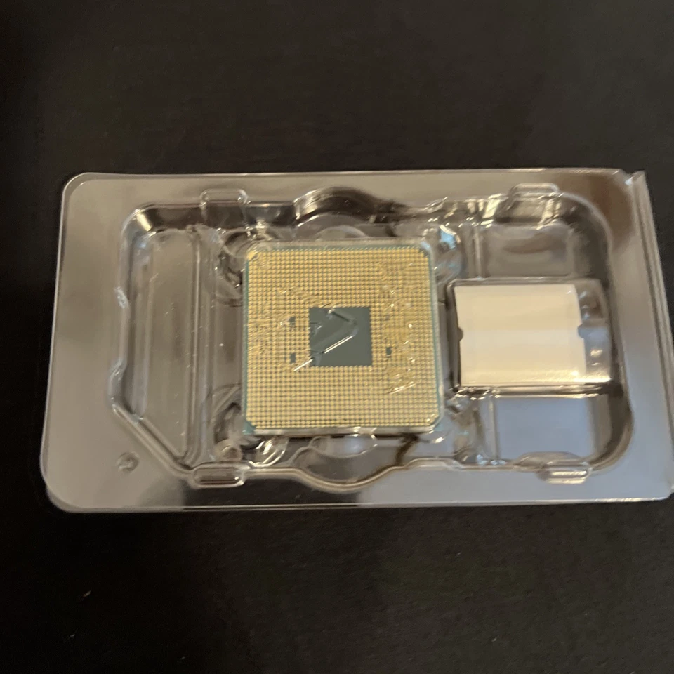 AMD Ryzen 7 1700X 3.8GHz Eight Core (YD170XBCAEWOF) Processor - Image 3 of 3