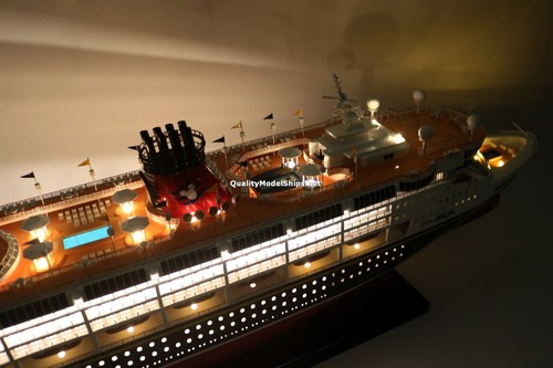 Disney Wunder mit Lichtern handgefertigtes Kreuzfahrtschiff Modell 40 Zoll - Bild 13 von 21