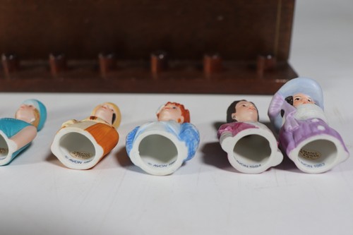vtg Avon Porcelain Thimbles Set – Women in History Collection Elegant yy - Picture 10 of 16