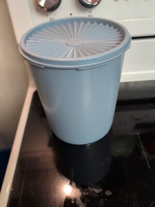 Tupperware Country Blue Servalier Canister 807-  12 cups