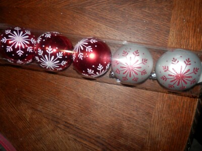 Snow Flake Ball Christmas Ornaments, Lot of 5, 3.5 in. Wide, Estate Sale Find