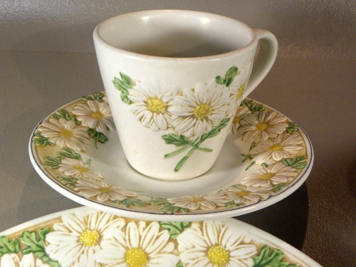 20 USEFUL 4X5 PIECE PLACE SETTINGS of SCULPTURED DAISY by METLOX - POPPYTRAIL - Picture 10 of 14