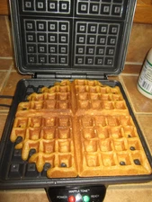 VillaWare Square Black Maxi Belgian Waffler 4  Makes 4 Belgian Waffles at a time