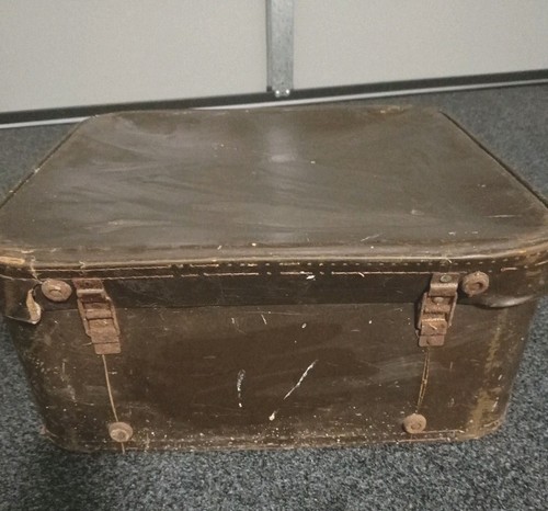 Vintage Distressed Travel Trunk / Suitcase – Avion Collectible Luggage Box Trunk - Picture 8 of 8