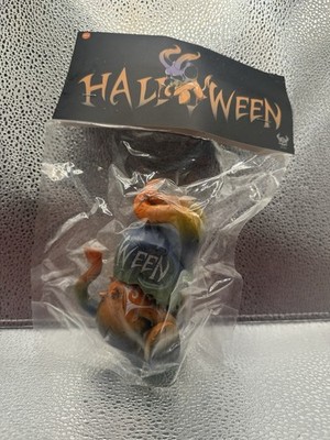 UNBOX INDUSTRIES skull by 13Art Skullman Vinyl Sofubi figure Hornskull Halloween
