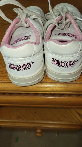 Snoopy Sneakers White/Pink Youth Size 4 Charlie Brown Woodstock Preowned - Picture 4 of 8