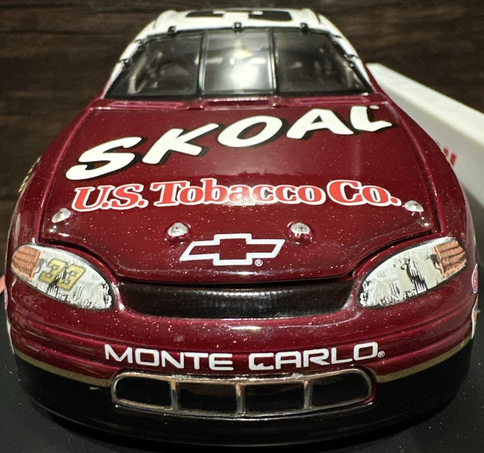 Ken Schrader 1999 rojo #33 Skoal Chevrolet Monte Carlo 1/24 acción Nascar diecast Foto 3 de 4