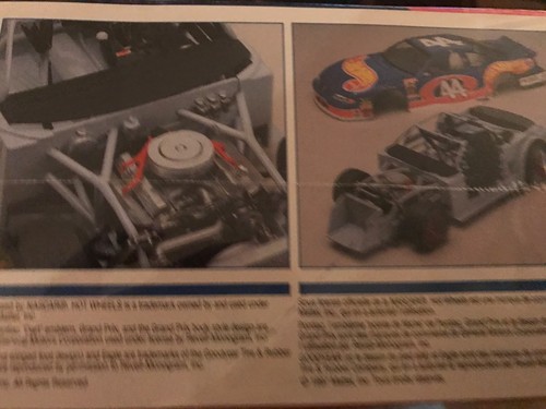 Revell Hot Wheels Petty Pontiac Grand 44 Model Kit 1:24 1997 Sealed in Nice Pkg - Picture 2 of 2