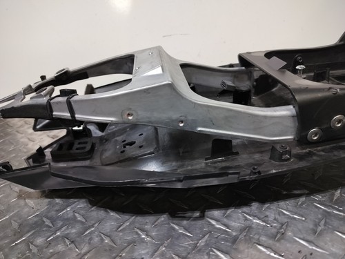 Kawasaki ZX6R 636 2013 2018 OEM subchasis trasero con bandeja de batería - Imagen 10 de 22
