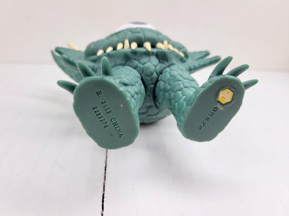 Alien Akumania Ultraman Ultra Monster 500 Kaiju Spark Doll