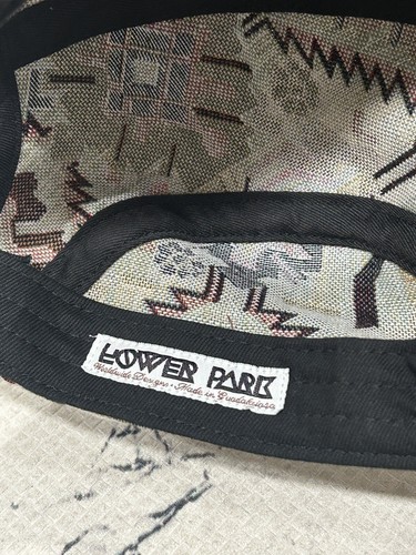 Gorra Lower Park de cuero con correa trasera hecha a mano con patrón azteca del suroeste - Imagen 7 de 7