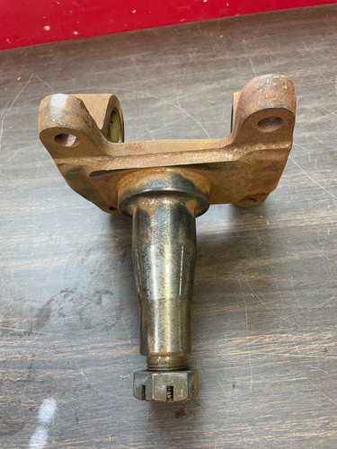 1970 FORD BIG TRUCK F500? F600? FRONT SPINDLE NOS FORD 324