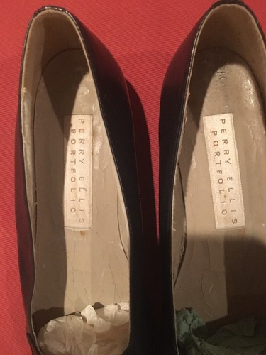 PERRY ELLIS PORTFOLIO Navy & White Leather Ballet Flats Women's Sz 8 B Italy - Picture 2 of 12