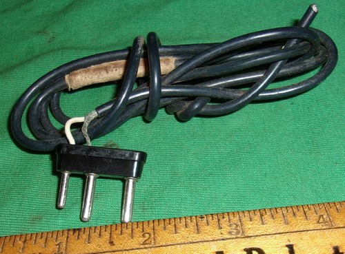 Unusual Vintage 3-Pin Phono Plug & Wire (1950's) No. 2 - Picture 2 of 4