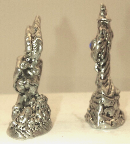 "Hada con alas de pluma y orbe + mago con figura de peltre azul ""cristal"" de CCI 1.25" - Imagen 5 de 7