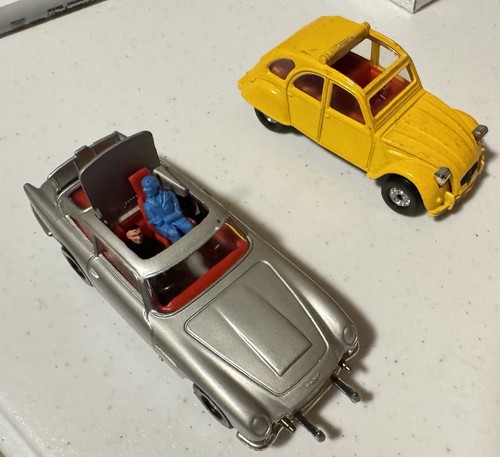 ORIGINAL Corgi x 2 James Bond 007 Cars: Aston Martin DB5 & Citroen 2CV6 1978-81