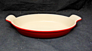 Le Creuset Red Gratin Dish 23x18cm Interior Pre owned Unused