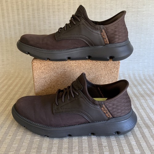 Zapatos sin cordones Skechers Garza Gervin para hombre talla 7 marrón cuero manos libres - Imagen 2 de 15