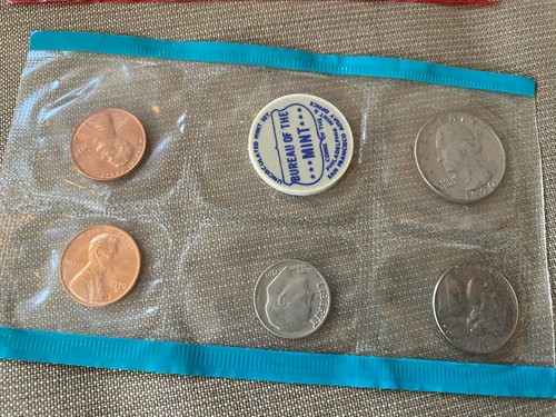 1970 Uncirculated Mint Set Bureau Philadelphia Blue Package Pennies Dime Nickel - Picture 1 of 2