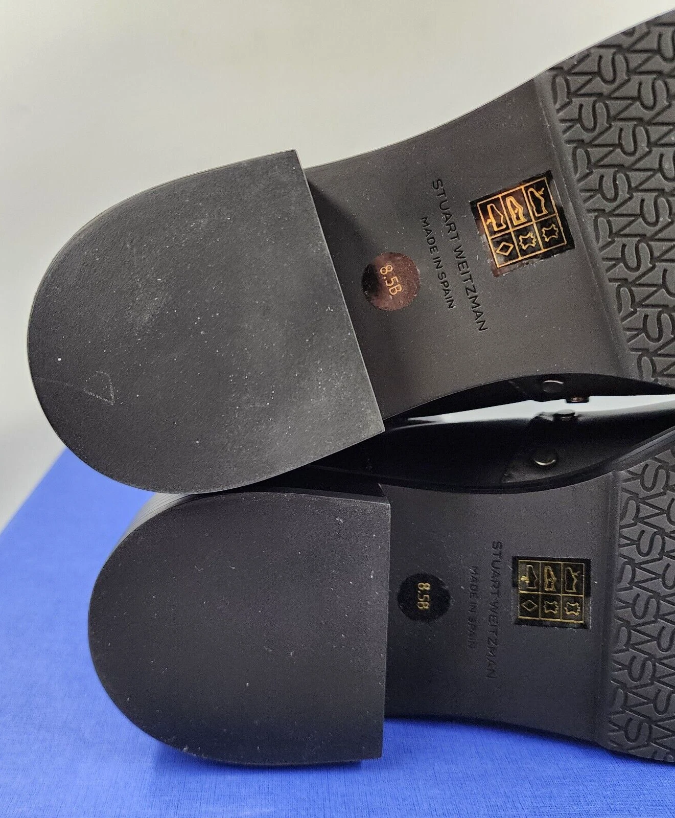 Stuart Weitzman Maverick Studded Leather Ankle Boots Women's 8.5B 39 Black