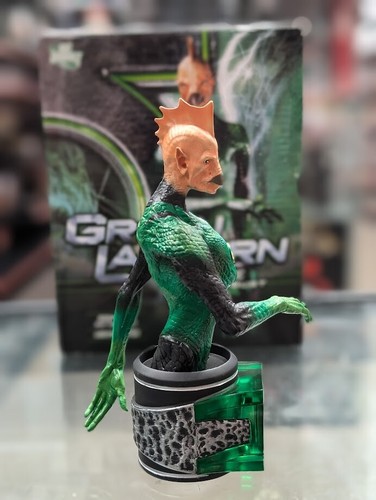 Green Lantern Movie Tomar Re 1/6 Scale Bust Statue - Picture 7 of 8