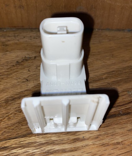 Leviton 800MA Plunger FL High Output Pedestal Base Lampholder Lot Of 10 Pcs - Picture 4 of 4