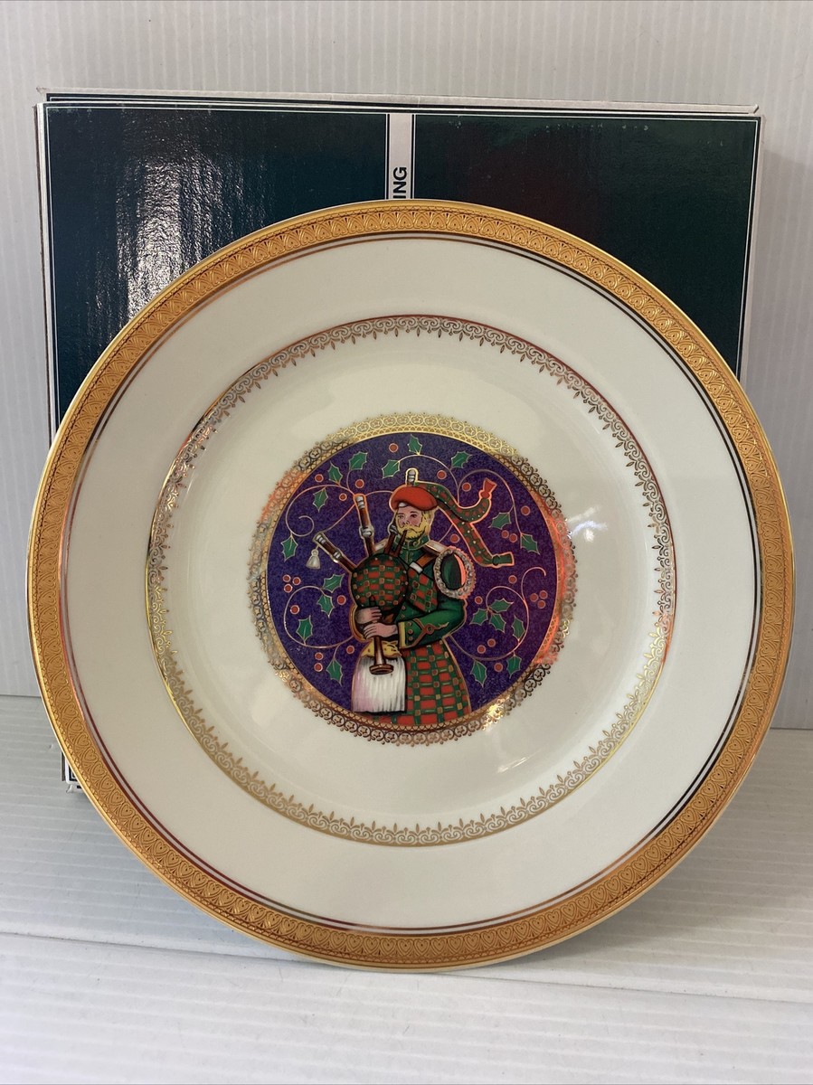 Mikasa Twelve Days Of Christmas Eleven Pipers Piping 9” Accent