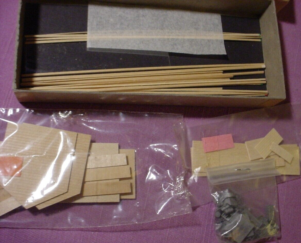 4 N Scale GLOOR FREIGHT HOUSE, FARM SUPPLY & 50' RAILBOX Kits for Model