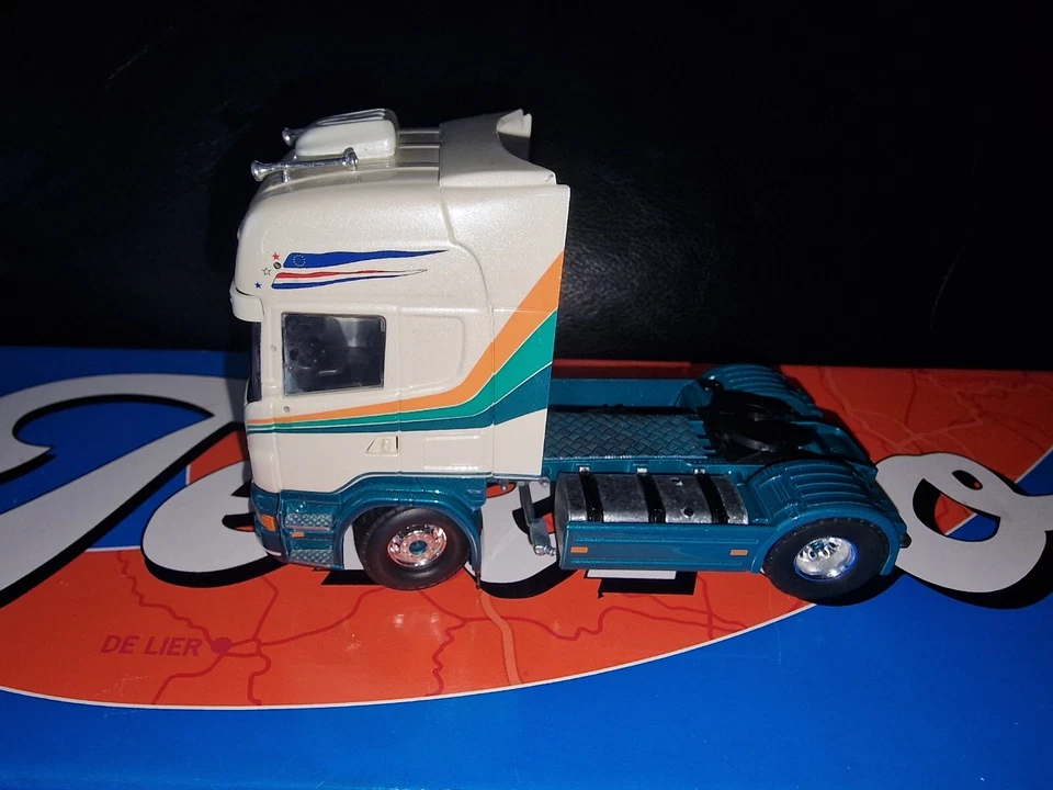 Tekno Scania R 2-axle Tractor & 3-Axle Fridge Trailer 1/50 Scale Die-Cast - Image 3 of 4