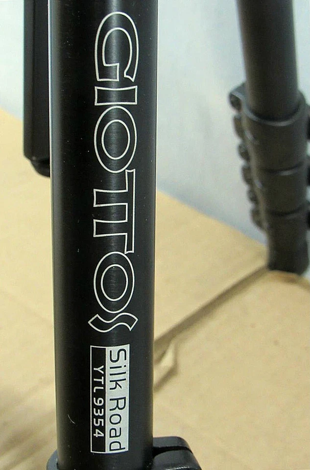 GIOTTOS PRO SERIES SLIK ROAD ALUMINUM TRIPOD YTL 9354 BLACK 7.0" - 63.7" HEIGHT - Image 4 of 4