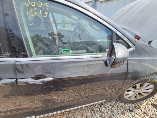 Used Right Door Mirror fits: 2017 Chrysler Pacifica power heated manual folding